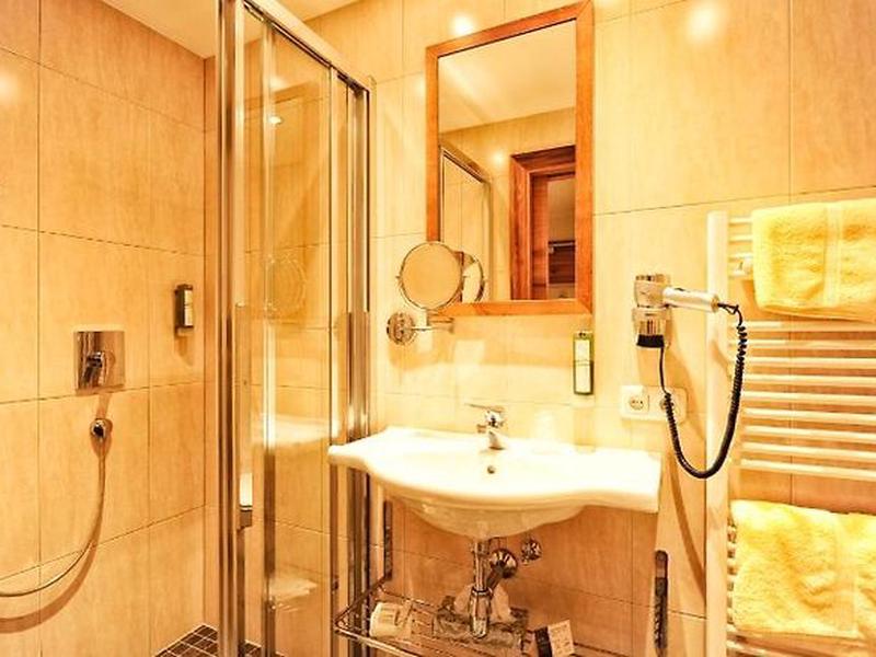 53678ACA76B7C02FFE38E3B6DA02252D