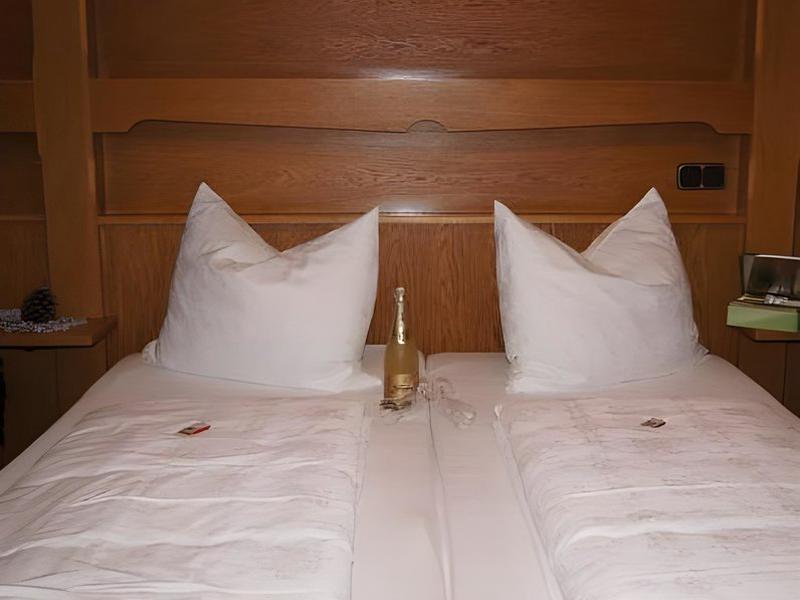 3ECEC08D979664DCD7371E09B2F9415B