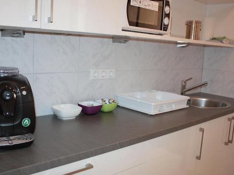 81F2BC2BD9E5A9DE3300F566207E76E9