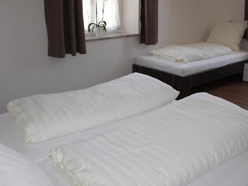 7F03343F3BD5D009F366289E7FF1F6C1