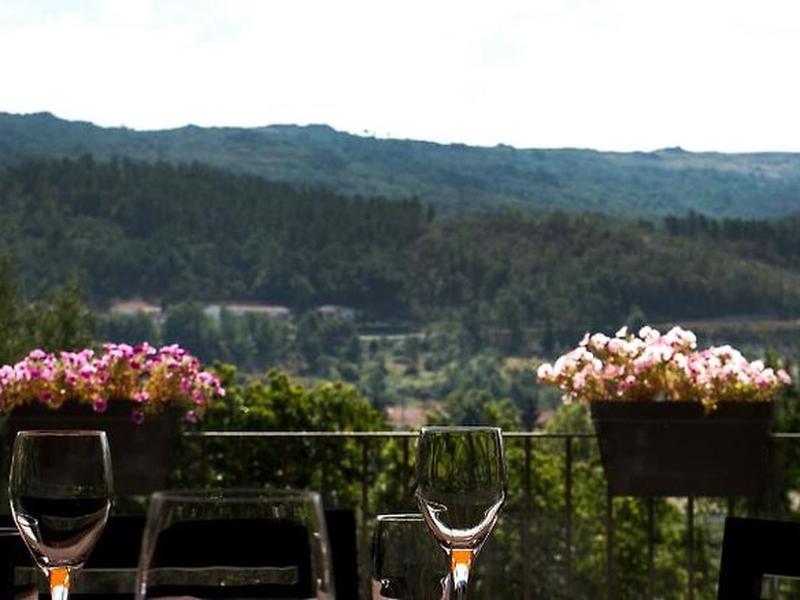 5751DD221B09F3EE62BE6976986420B4