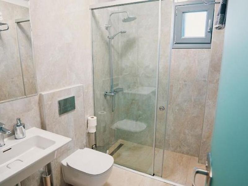 F5ABE76468BF4357CB2F34841F01735E