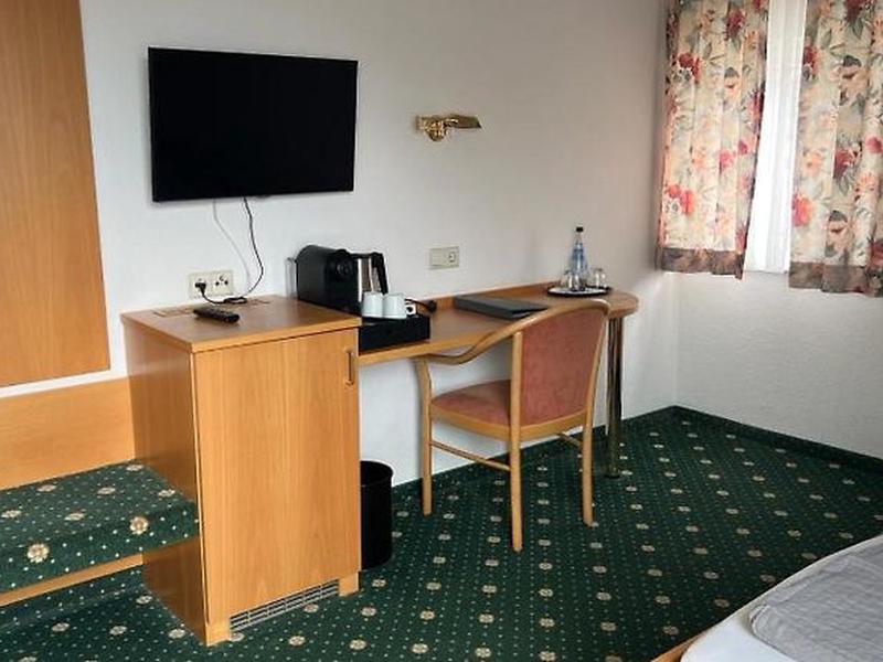 0EFA32AD65CB60B78A7AE0A35352E387