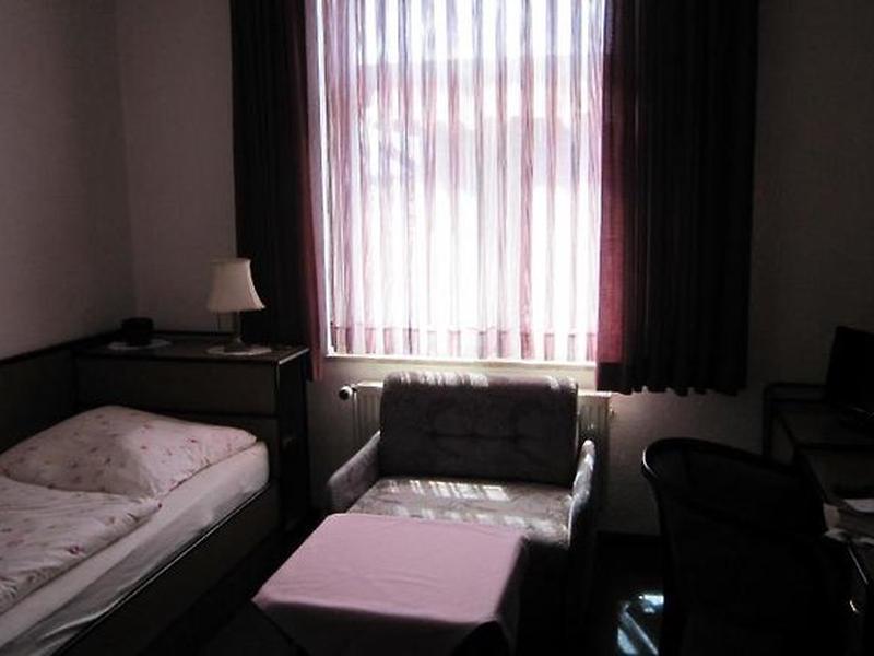 83CABBAAA423DF259953674845EAEF29