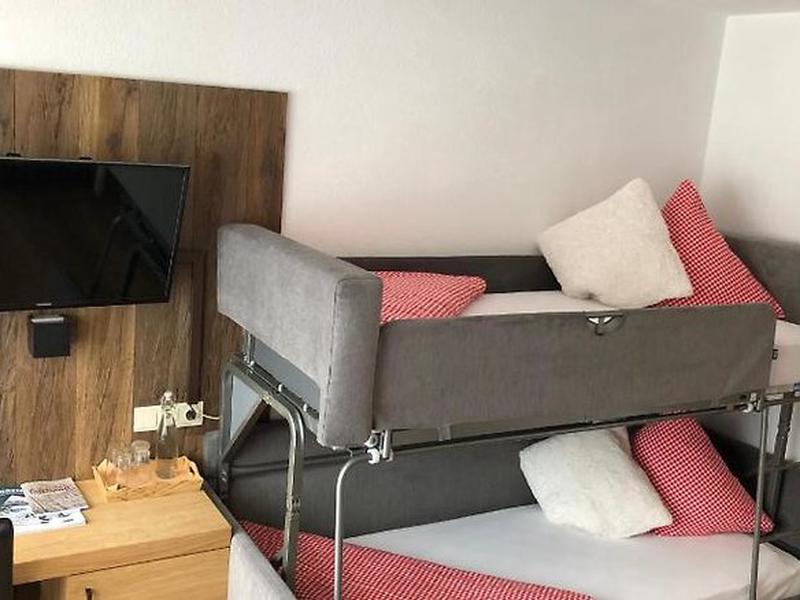 976F40CCBA88BA631810979C9C50D1EA