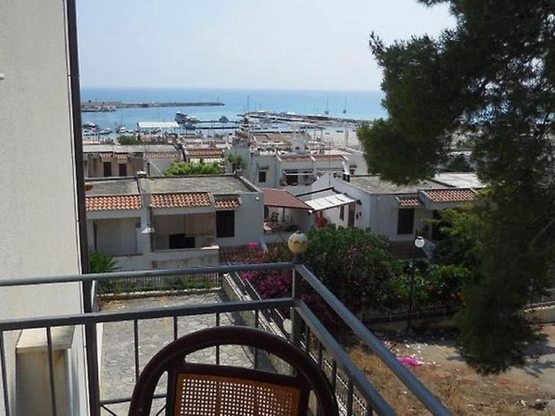 9FD17F85B2D47C91B7311F3C527A0A49