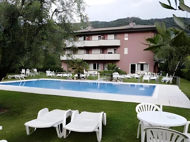 D1465A60A1A2316E1DB9D4B2A35B818F