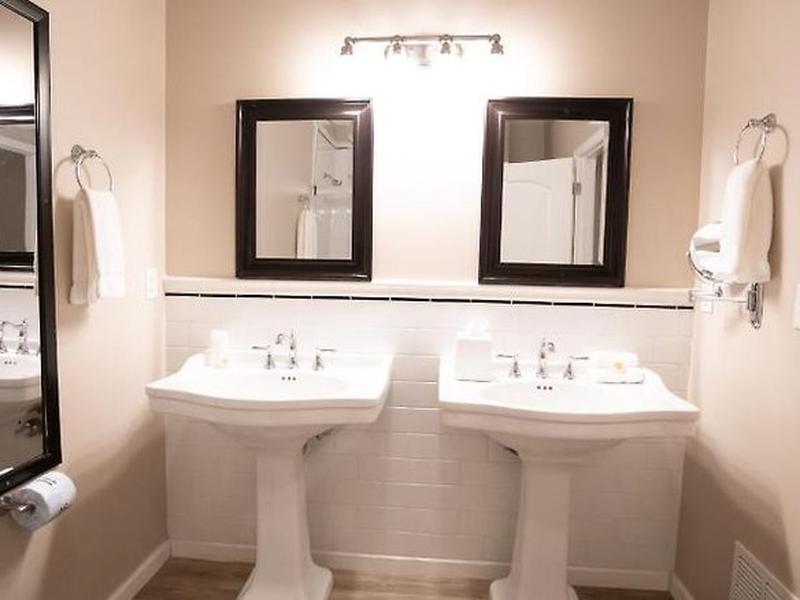 5700147EDB5DE69A082FD046E9CF34FC