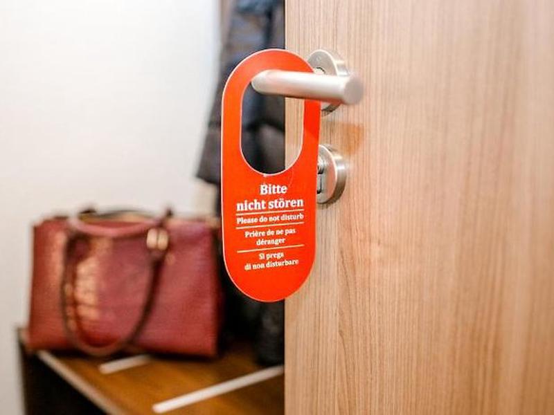 35E79CB8563430D5126F382BA782F208