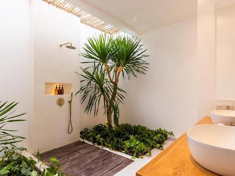 752D7E3E9249239E92FD1A9B4F3841D4