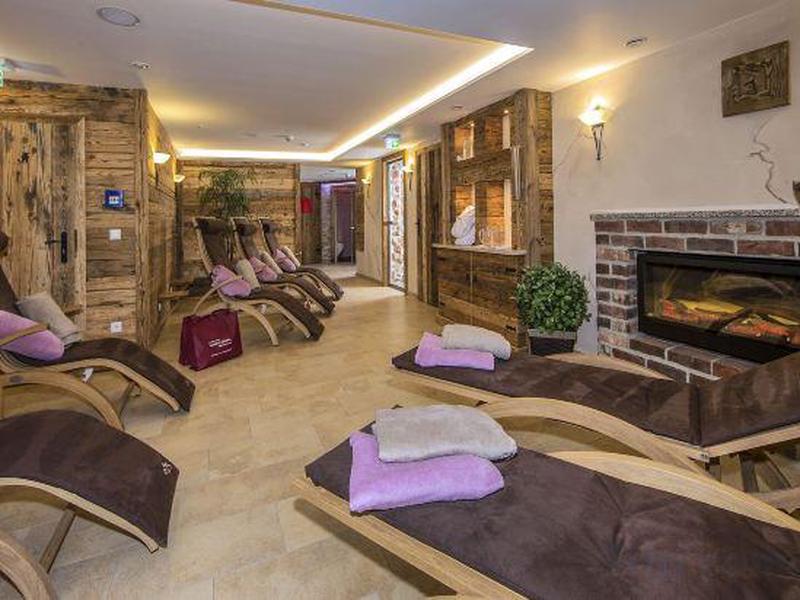 CB4F887F89A39234BF3D702C4C8DEBFE