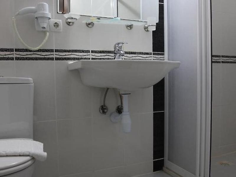 25F4DC86284A5F19E8029F95E8BEDE54