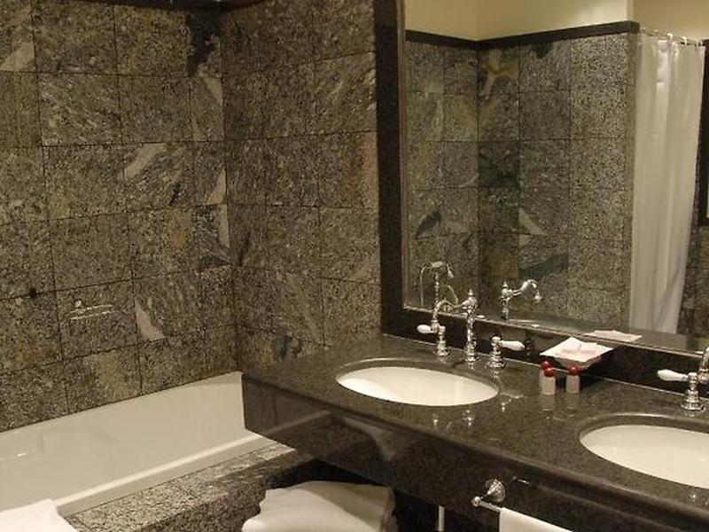 FF460742DE74A5591710E38567163BC5