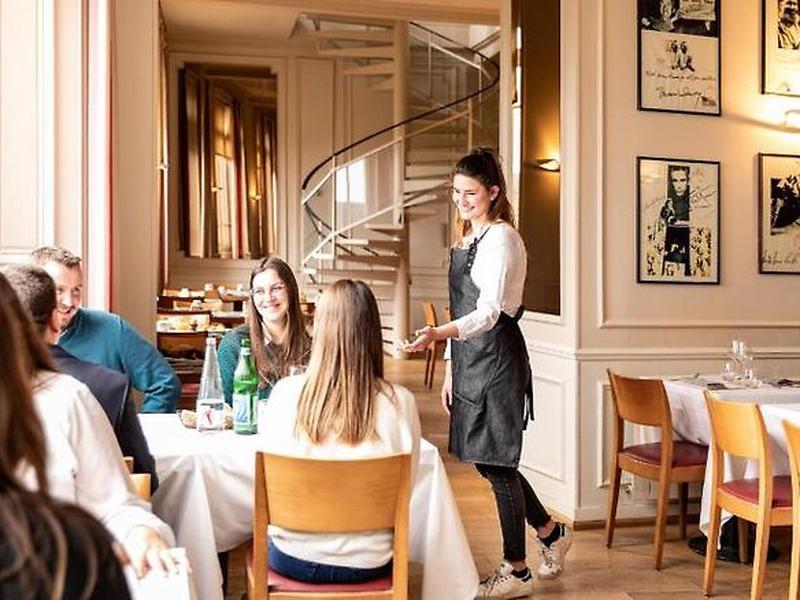 DB9B89DC286459C81ED4957FD43DD3FA