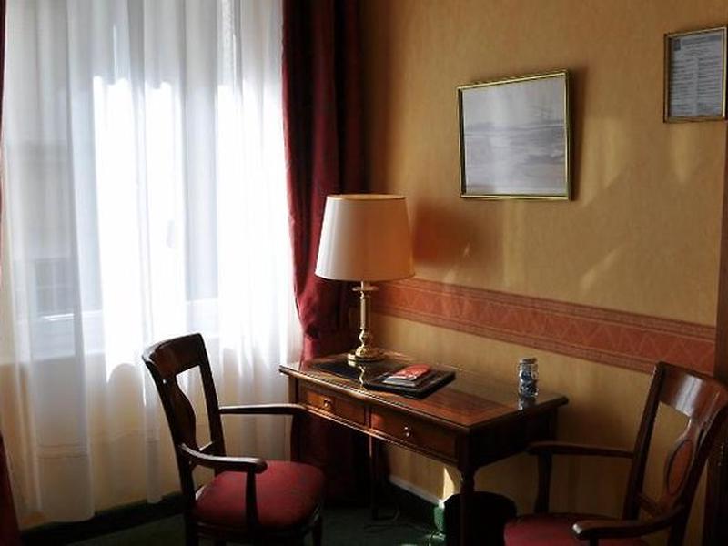 86D7FA213A1B2B9585C61636A488C8B4