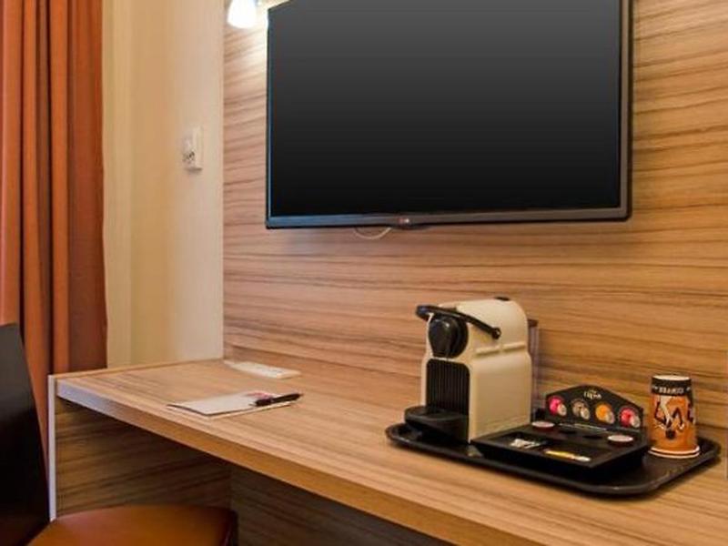 6E2F44AA57EFEAEBCB36F8C6801729AD