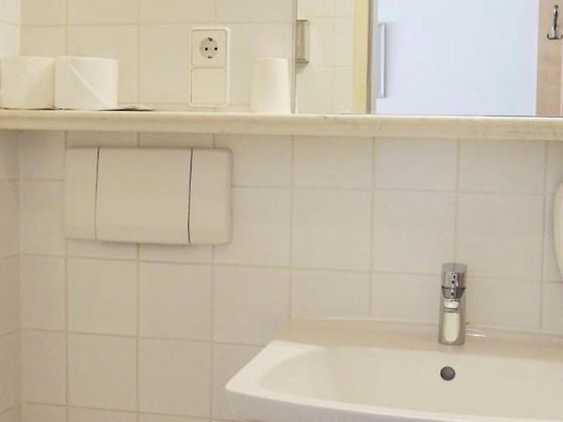 9D9301CB73F59CBF4B18D5979827E320