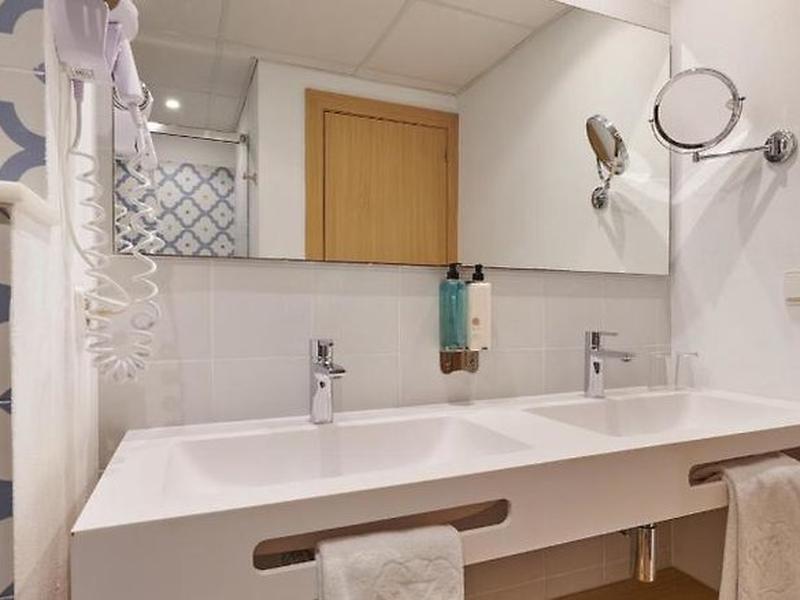 9B4C028959458F744205426F0BC81036