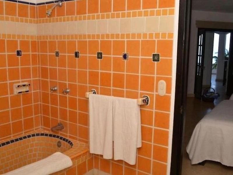 F8A468419B06ED657D64D1555D357E26