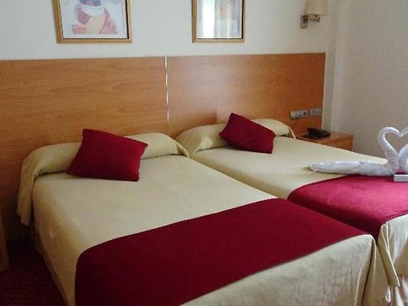 825226ED494BFEF5D5CE5473D3D7156C