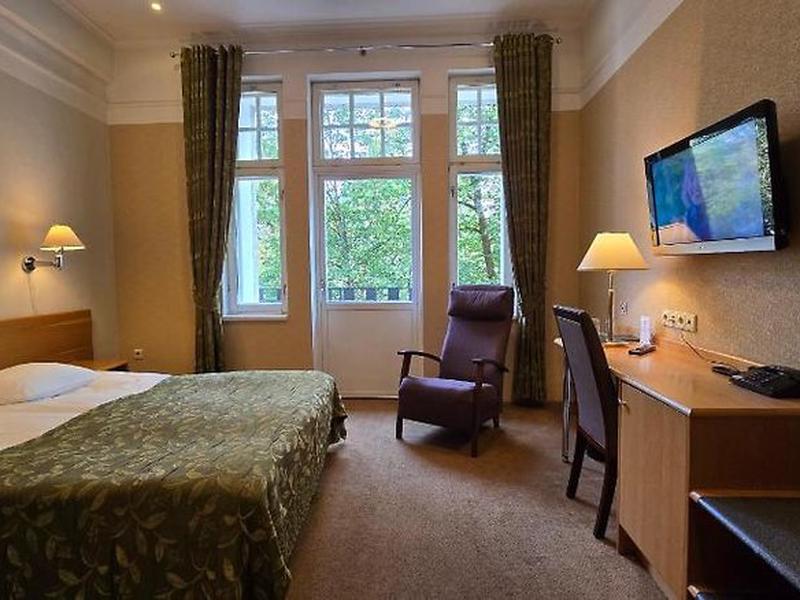 7CE49E36CF4C3B22DC9AD075C8E96416