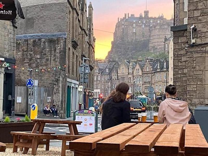 41306BA96089BDF0A98151D7B1D8C723