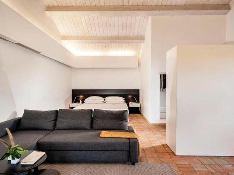 4E8F21607F85C2BE2A29B1A0E2C747DD