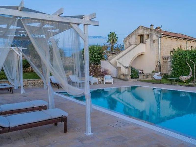 3FEDC9A8892F0D8DBABE947BB13F20C8