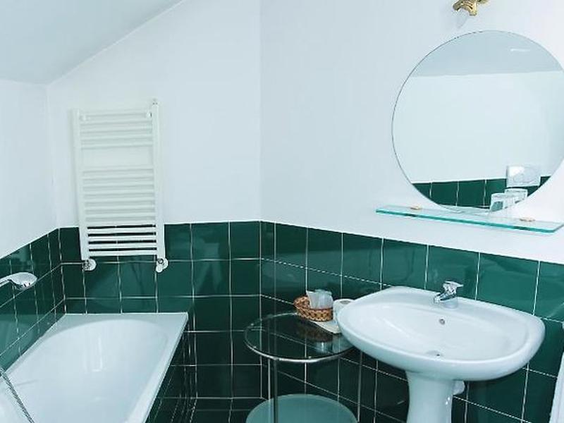 F8191C08A32F47C34A68E555719079BB