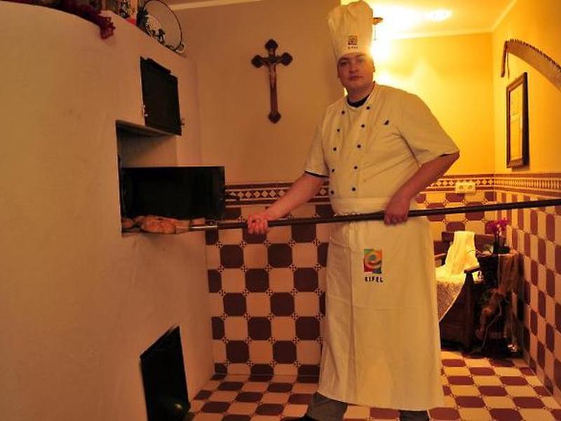 ABE817F754A37BD9D0A3BA1B31E3A82D