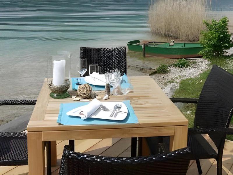 DB1E354236886E3994A526C07D9B27BA