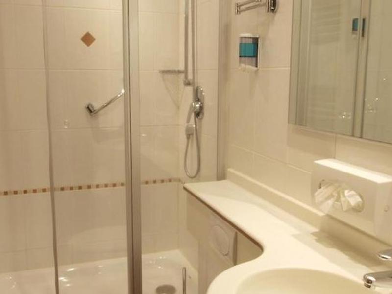 B3B92870D07BD468221A6D8C91941A79