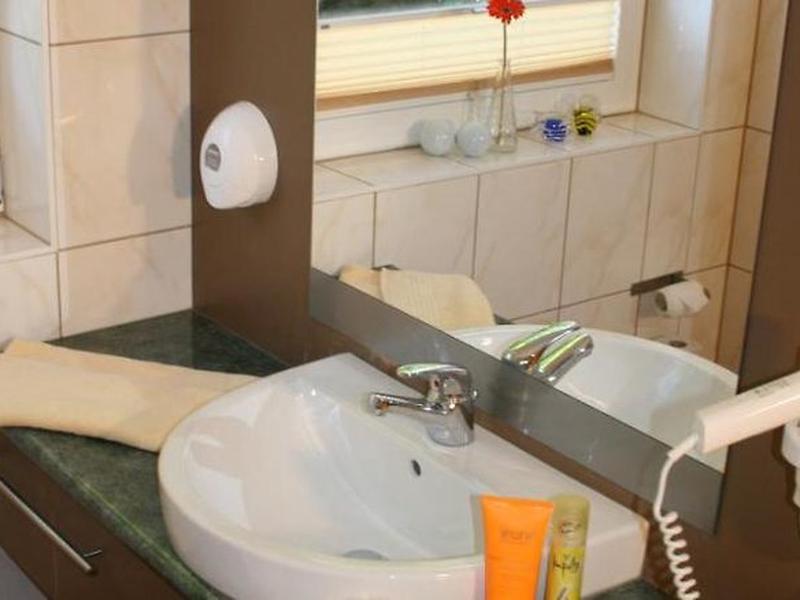 EE812B7B1E67C0AB6609014B1ECAF39A