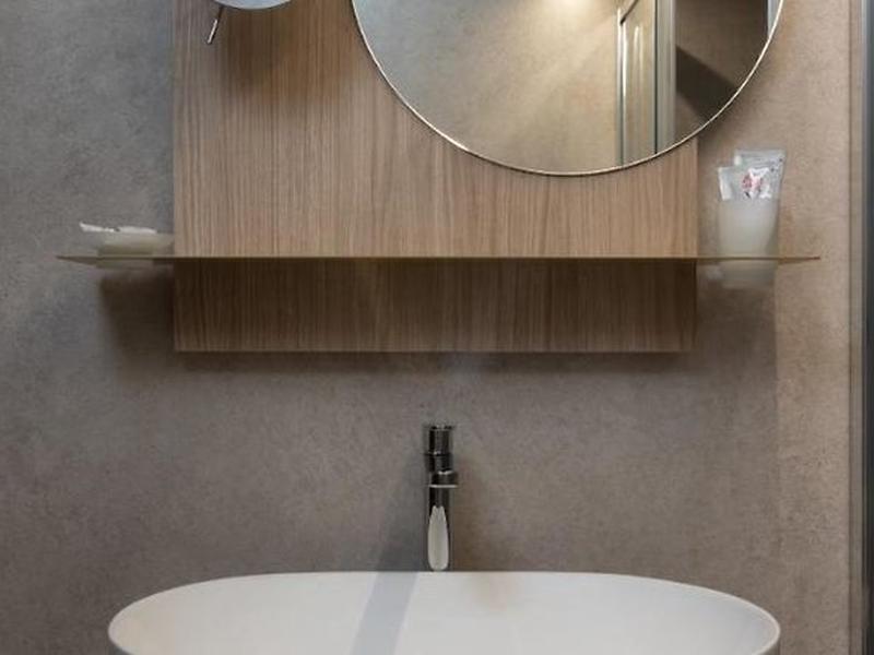 2703B4678B5D767ED51E04000602ADE5