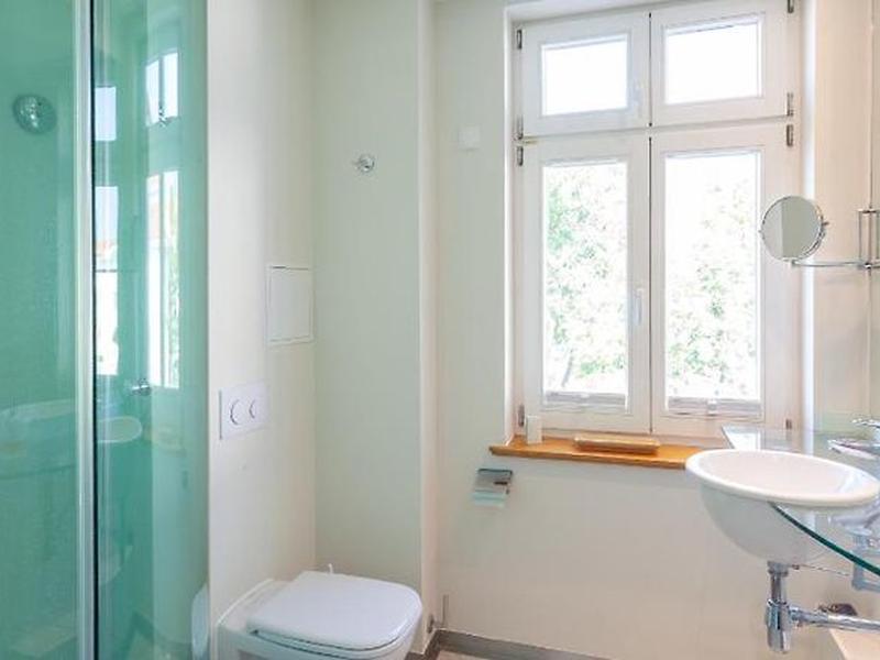 298ACBBCA66DB5485419E0AC3C529B54