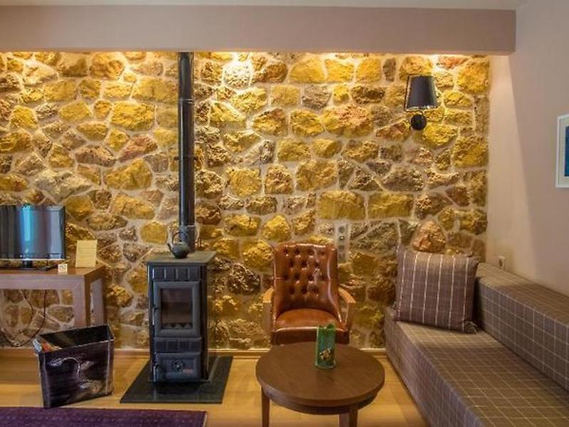 1681416236E32224DBA7B7AA863BD38B