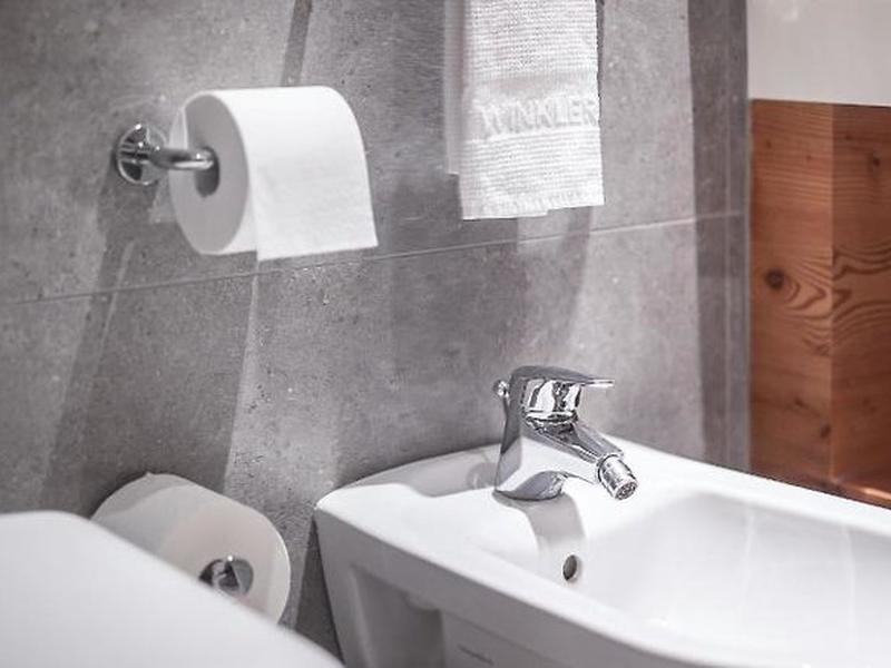 5E0E31704DFC42876D84B62CE0A17D59