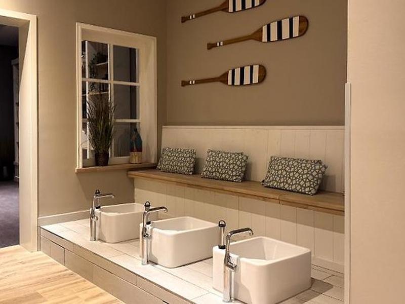 561012C2A752EFD09311975F944D9323