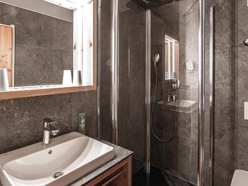 144A7D79E96EF89E0A8572EC12CACC62