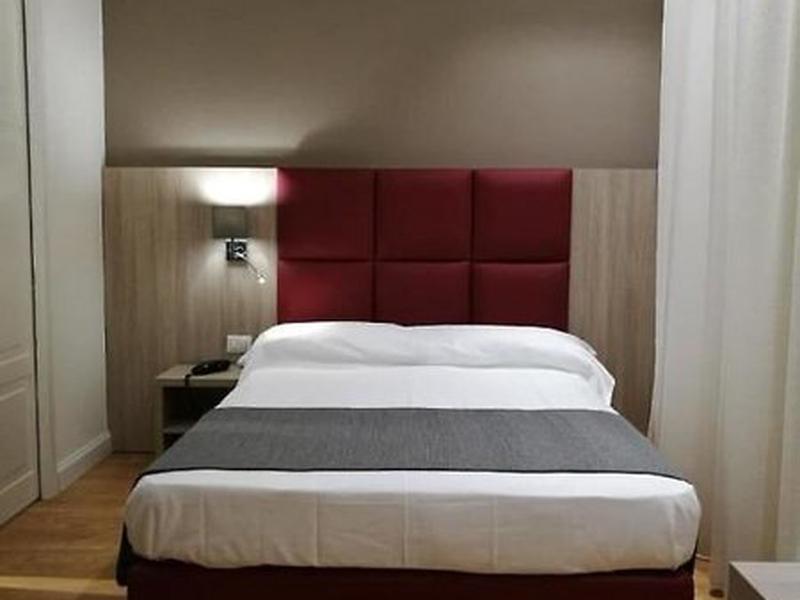 F811E5AC584524C44F2D48C86D4F1C2E