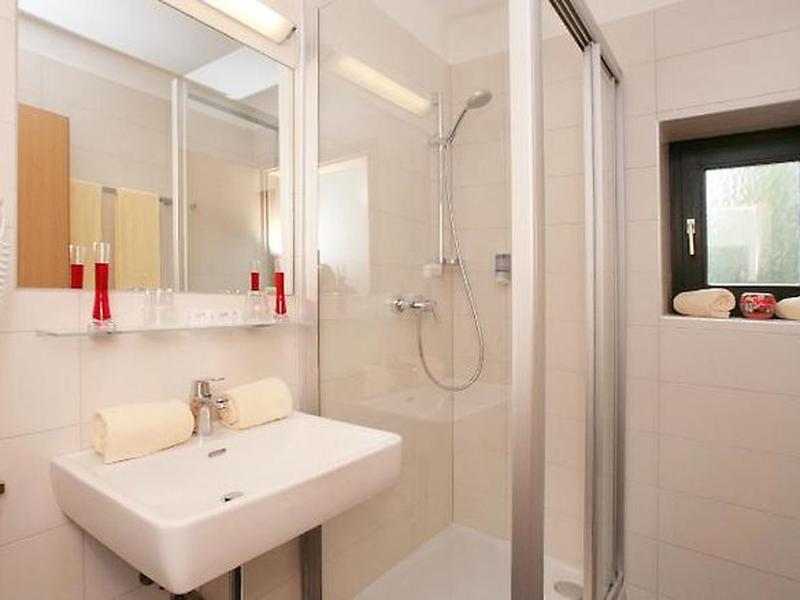 90555A5E15F9C87D89124C8799DF8489