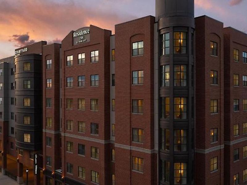 E435171A622F77182F8DF3D9556636EF