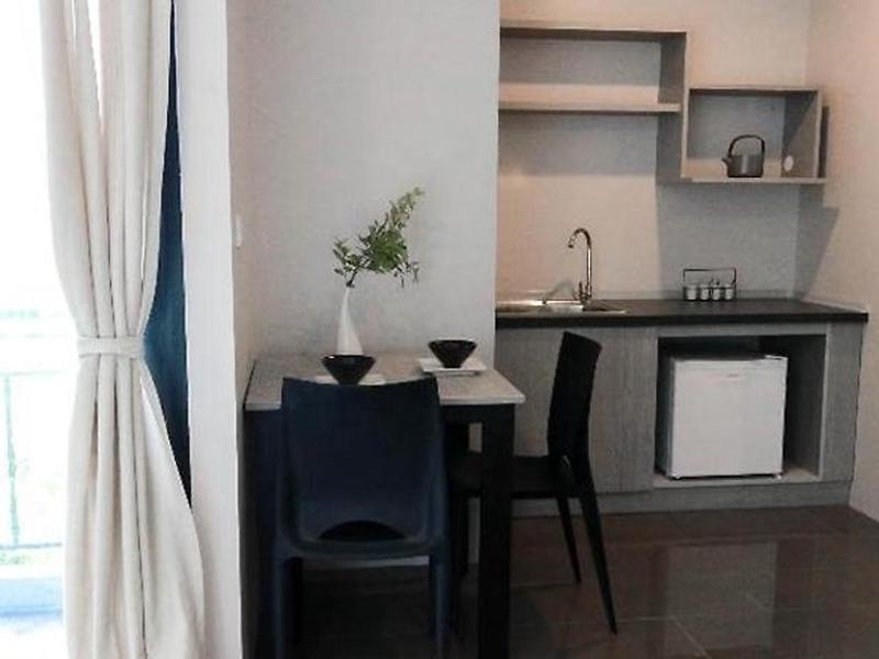 EA810AB206B0F1B4D2E42D0F058D85E8