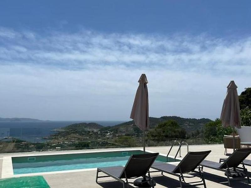 9F9E5FA7A0A9E84152D40A905152A941