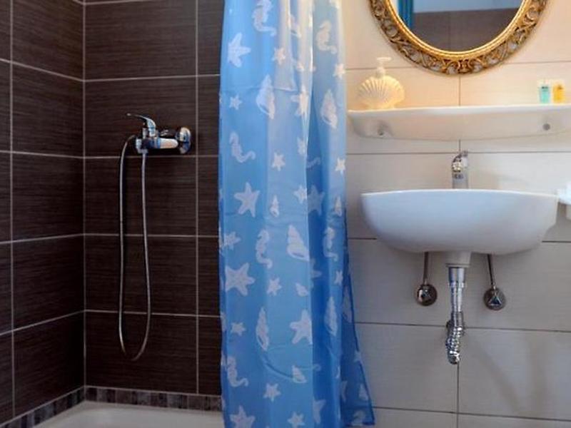 47B8F005F05AE9671BF21018DF2F56F9