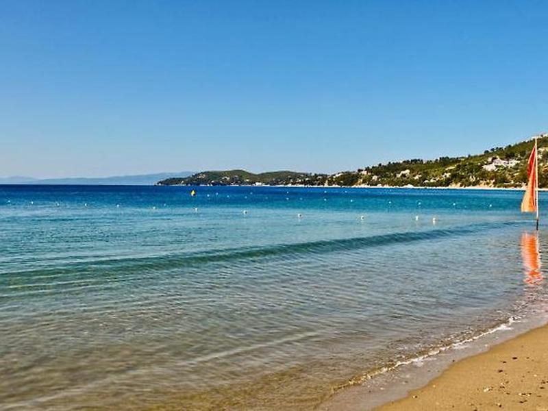 120E52DA6ED2758881F194F76B33374B