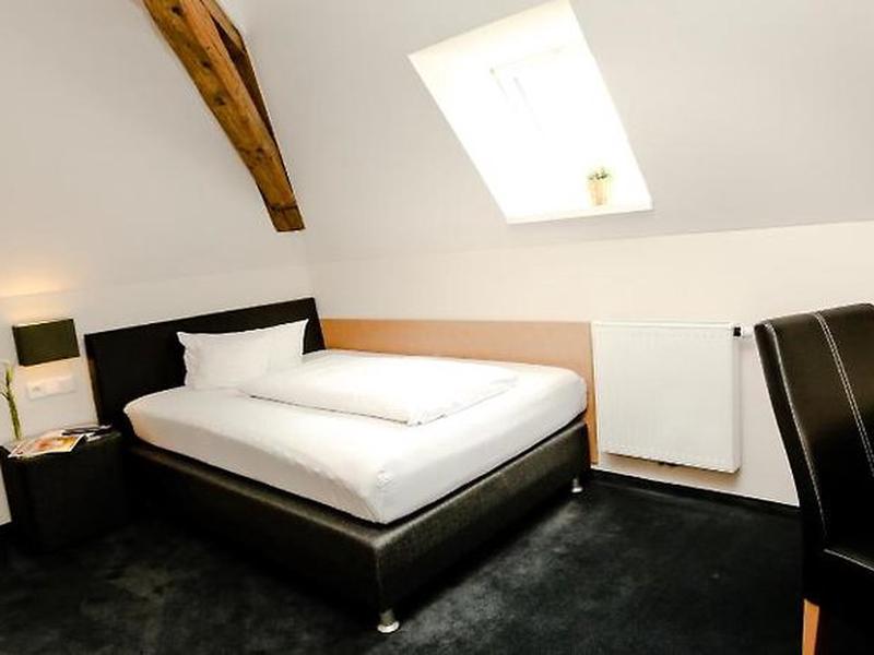 A619257FDD13100935705B2804D92272