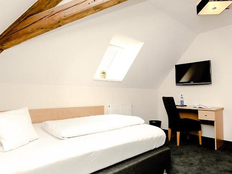 6F45C7FF4EF57F4596C52BDCAD3FF8C8