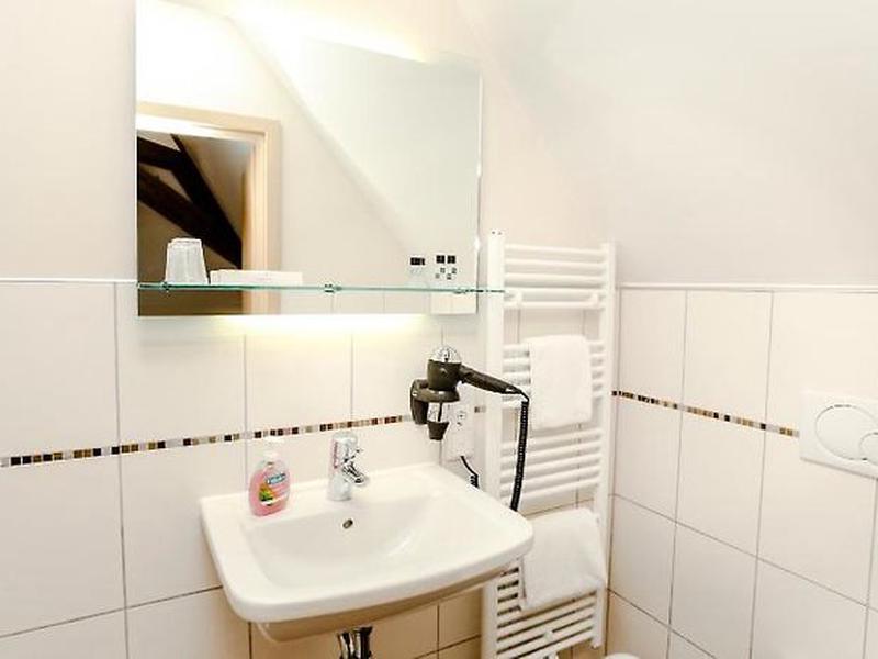 FD2240A1F09CE26F7BD0B8FE8BF3D4B7