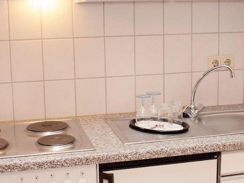 C1B4DED75B034E478888E08EC279AF40